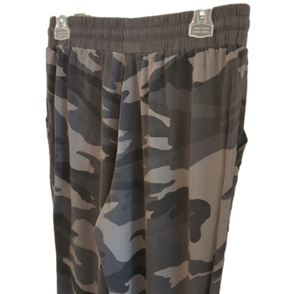 WOMENS Splendid Gray camo lightweight joggers size Small - Picture 6 of 9